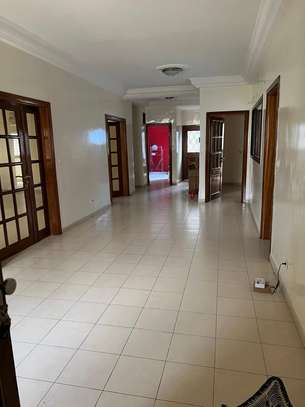 Appartement de 04 chambres + salon à Mermoz image 1