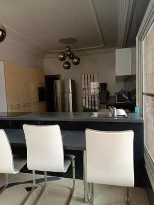Villa R+2 de 300 m² à louer à stèle Mermoz image 10