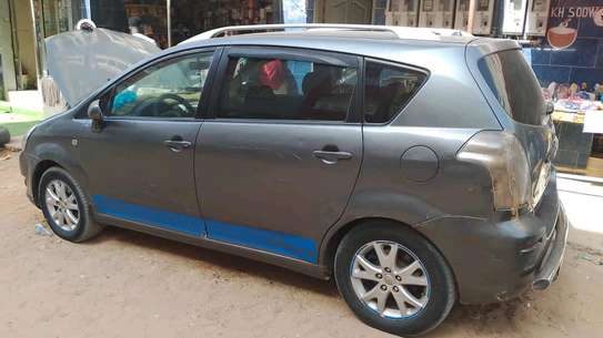 Toyota corola 2010 image 4