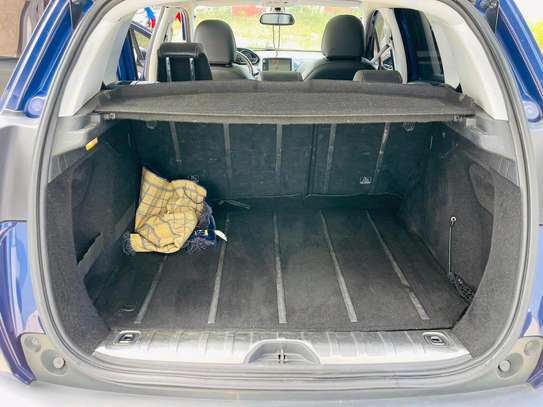 Peugeot 2008 image 10