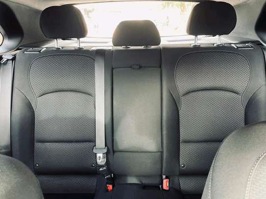 Hyundai Elantra image 14