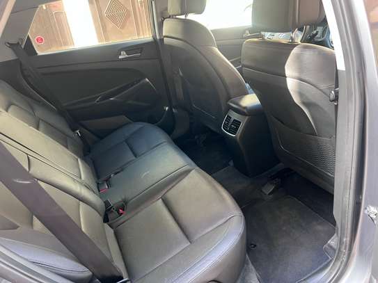 Hyundai Tucson Limited image 10