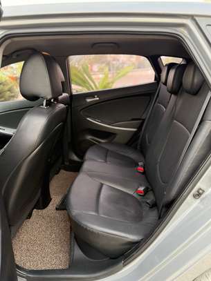 Hyundai accent image 8