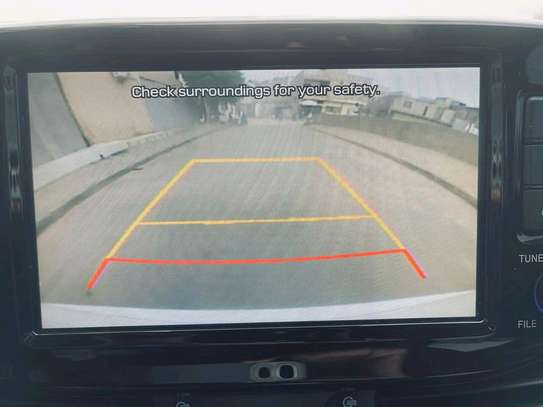 Hyundai Elantra image 11