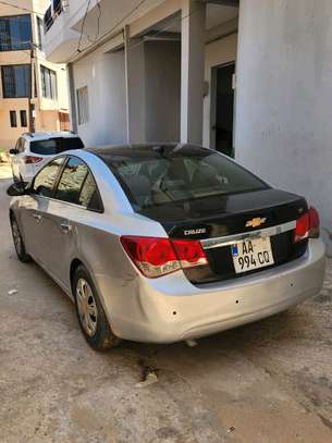 Chevrolet cruz image 3