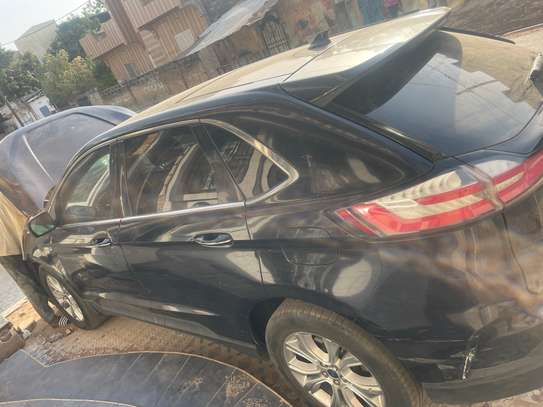 Ford Edge Titanium SUV Noir confort et performance image 3