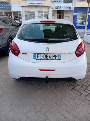 peugeot 208 image 2