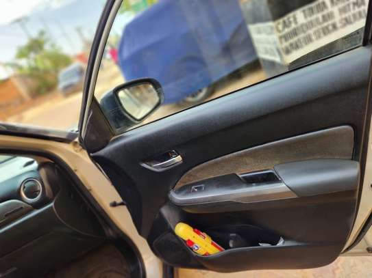 Suzuki vitara image 6