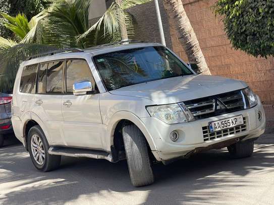 MITSUBISHI PAJERO GLS 2014 image 4