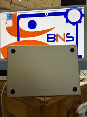 MacBook Air 13-inch, M5 Apple M5 image 2