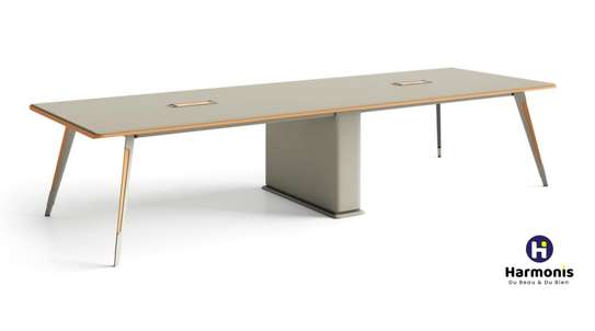 Des tables de bureau – Élégance, solidité et fonctionnalité image 5