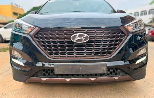 HYUNDAI TUCSON image 8