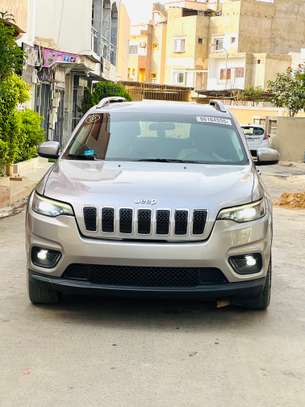 Jeep Cherokee image 2