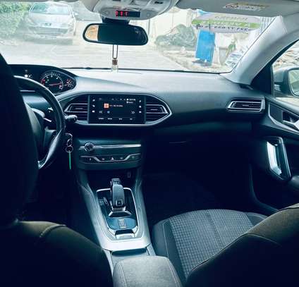 Peugeot 308 venant année 2019 diesel image 10
