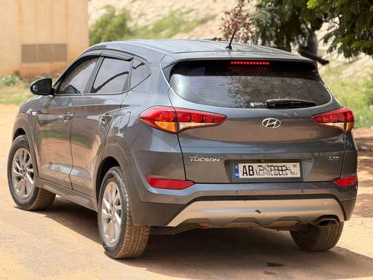 HYUNDAI TUCSON 2018 image 4