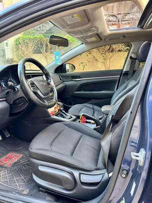 Hyundai Elantra image 3