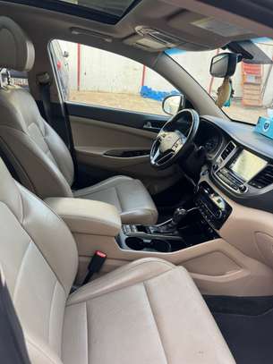 Hyundai tucson image 9