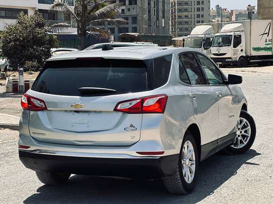 Chevrolet Equinox 2018 SUV argent spacieux image 4