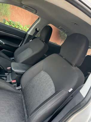 Outlander sport 2020 image 2