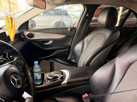 Mercedes C300 _2017 image 4