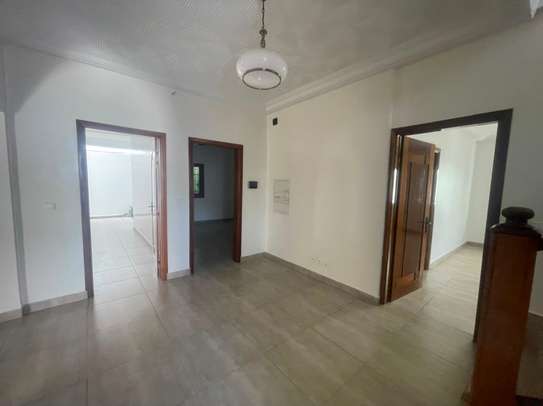 Villa à Louer aux Almadies image 8