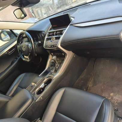 Lexus NX300h 2020 SUV Hybride 2.5L Blanc image 7