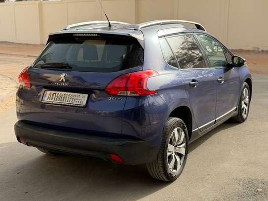 PEUGEOT 2008 image 6