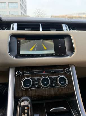 Range Rover Sport image 2