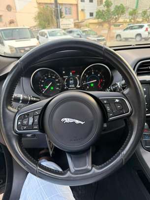 Jaguar f pace 2018 image 6