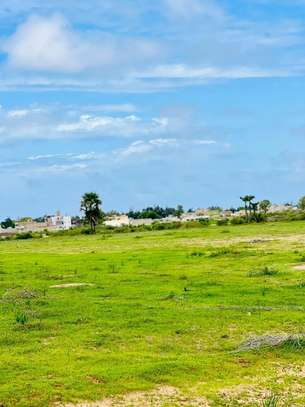 Terrain titre foncier à vendre à lac rose image 1