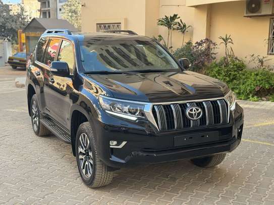 Toyota Land cruiser prado image 7