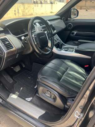 Range Rover sport image 5