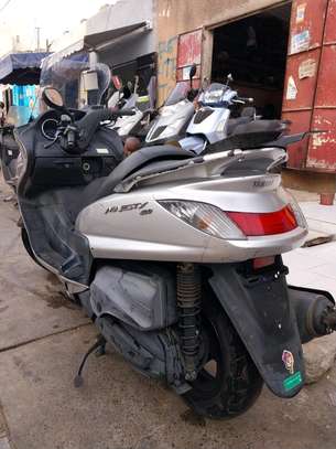 Yamaha majesty 400i image 1