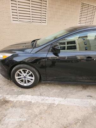 Ford focus sedan image 3
