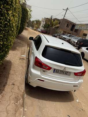 mitsubishi RVR image 2