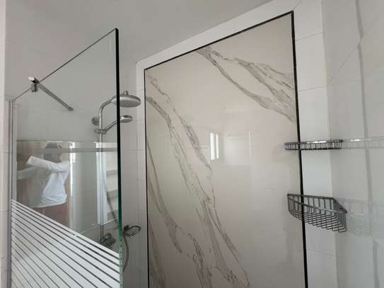 Fenêtre Mermoz corniche 3 chambres meubler à louer image 9