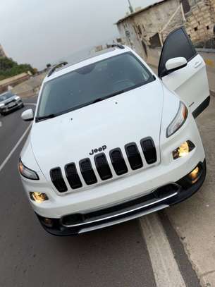Jeep Cherokee image 5