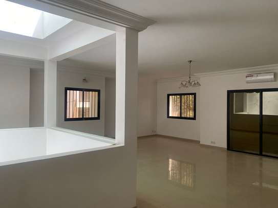 Villa avec jardin et piscine aux almadies image 7