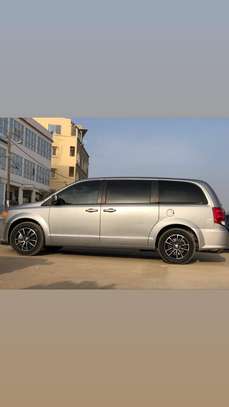Dodge caravan image 7