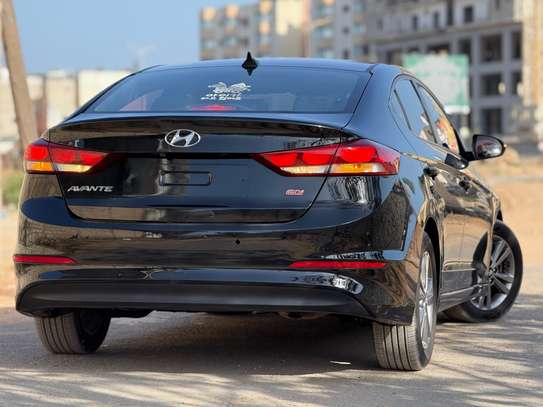 2017 HYUNDAI AVANTE image 11