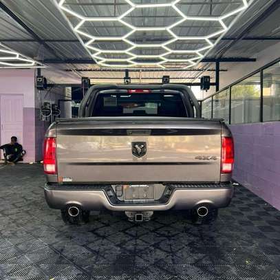 Dodge RAM 1500 image 4