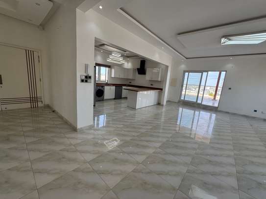 Penthouss à louer aux Almadie de 3 chambres image 4