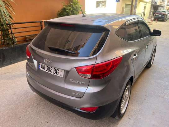 Hyundai tucson image 2