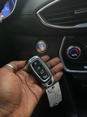 Hyundai Santa Fe LIMITED 2019 image 2