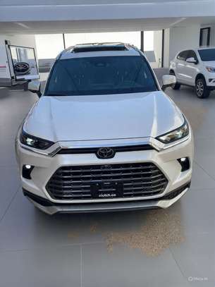 Toyota highlander 2024 image 2