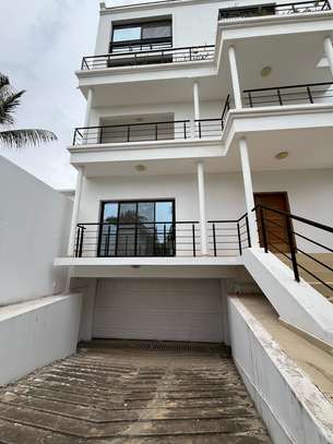 Villa F+1 situé à Sipres Mermoz image 1