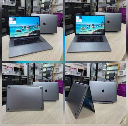 Macbook Pro 2019 i9 64Go image 1