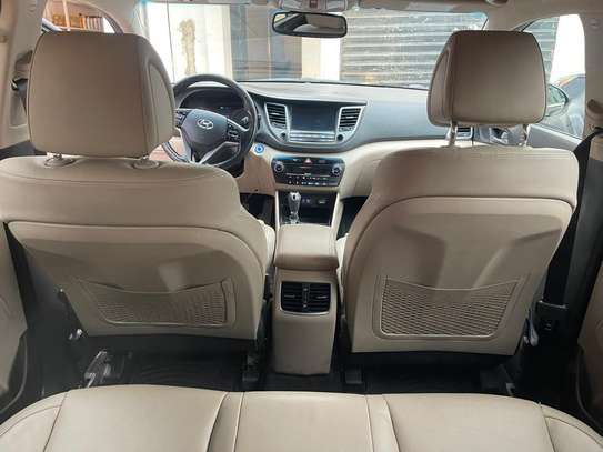 HYUNDAI TUCSON 2016 image 9