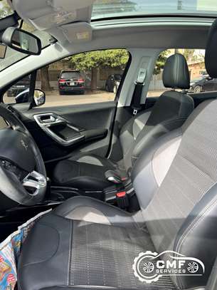 Peugeot 2008 2017 image 10