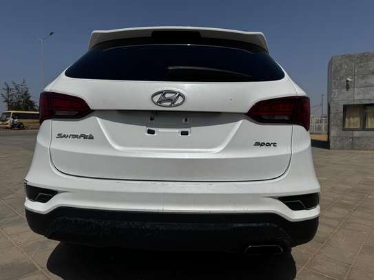 Hyundai Santa Fe 2018 image 2